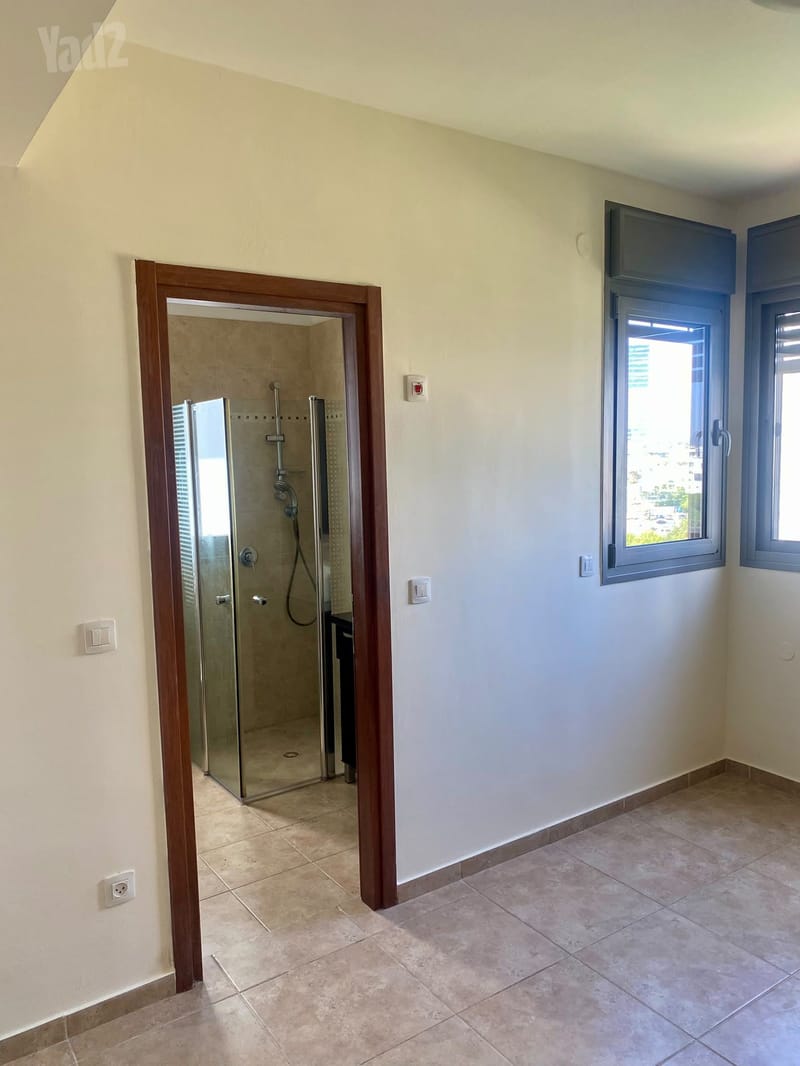 Photo from Yad2 – 4 Rooms • ₪8,500, אסירי ציון 22, Neve Gan, Petah Tikva (1)