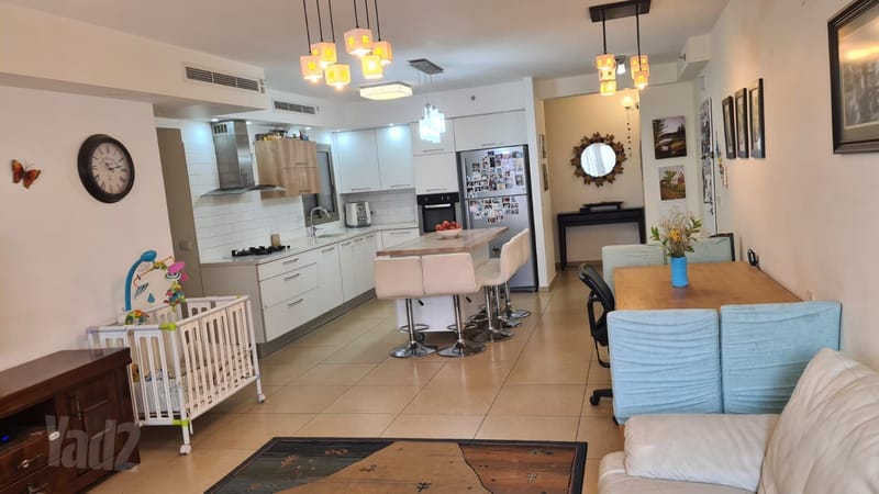 תמונה מיד2 – 5 חדרים • 9,100 ₪, אשכנזי 19, מרכז העיר, יהוד-מונוסון (1)