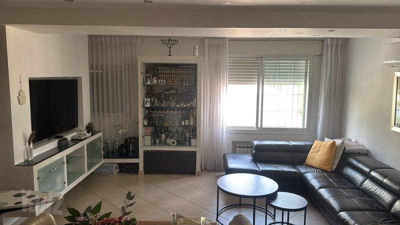 תמונה מיד2 – 5.5 חדרים • 13,500 ₪, ברוריה, קטמון הישנה, ירושלים (1)