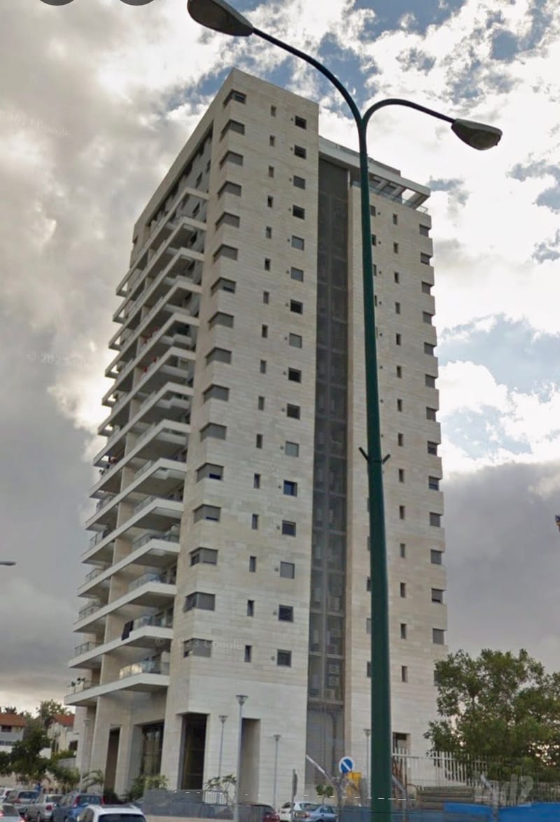 תמונה מיד2 – 5 חדרים • 9,500 ₪, הרב זכריה מדאר 10, היובל, רחובות (1)
