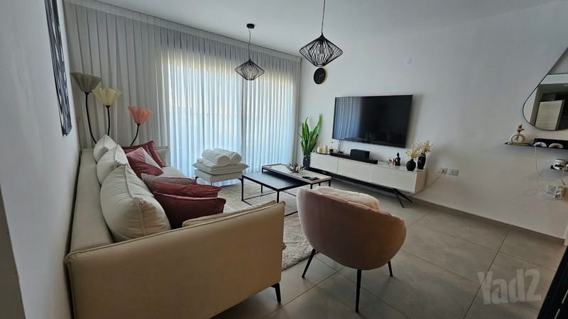 תמונה מיד2 – 3 חדרים • 3,200,000 ₪, העצמאות 42, מרכז, הרצליה (1)