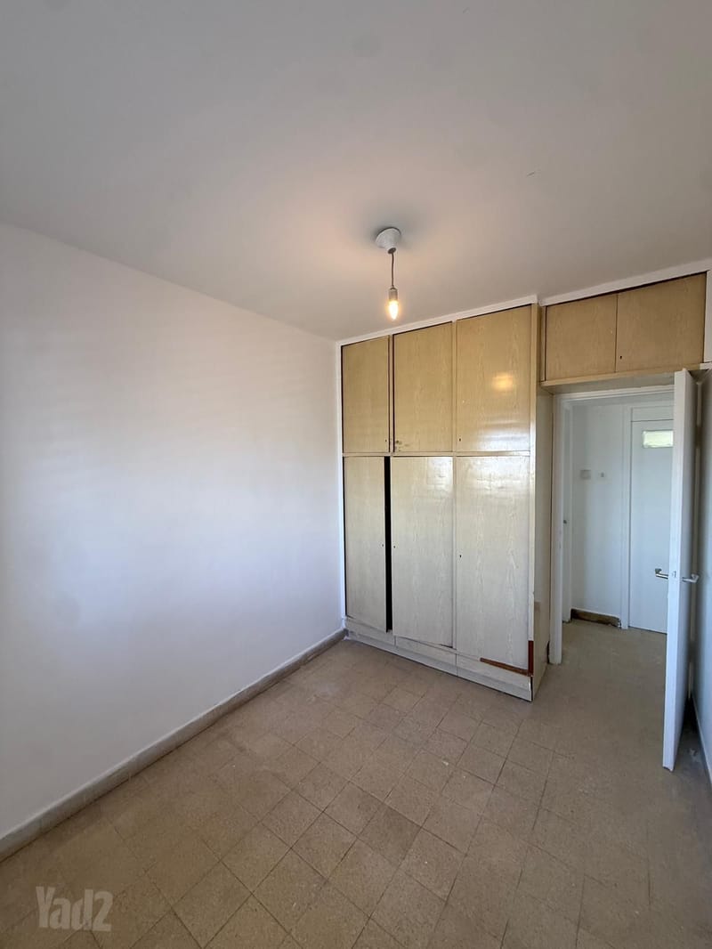 תמונה מיד2 – 4 חדרים • 4,999 ₪, לייוויק 6, קריית שלום, תל אביב (1)