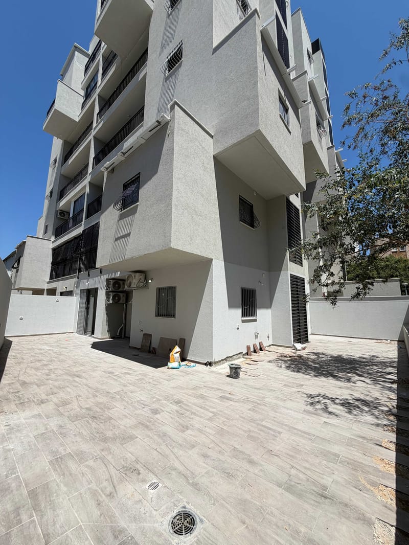 תמונה מיד2 – 4 חדרים • 9,000 ₪, הרב חי טייב 9, נחלת שמעון, בני ברק (1)