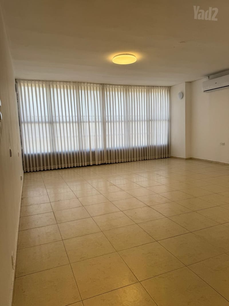 תמונה מיד2 – 4 חדרים • 5,200 ₪, בילינסון 13, נווה דוד, רמלה (1)