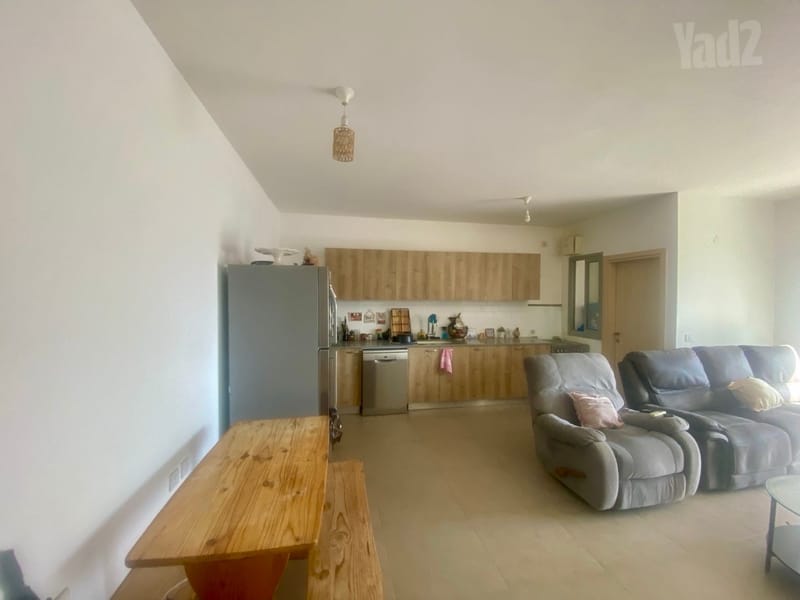 תמונה מיד2 – 4 חדרים • 5,500 ₪, שושנה דמארי 5, נאות אפק, קריית ביאליק (1)
