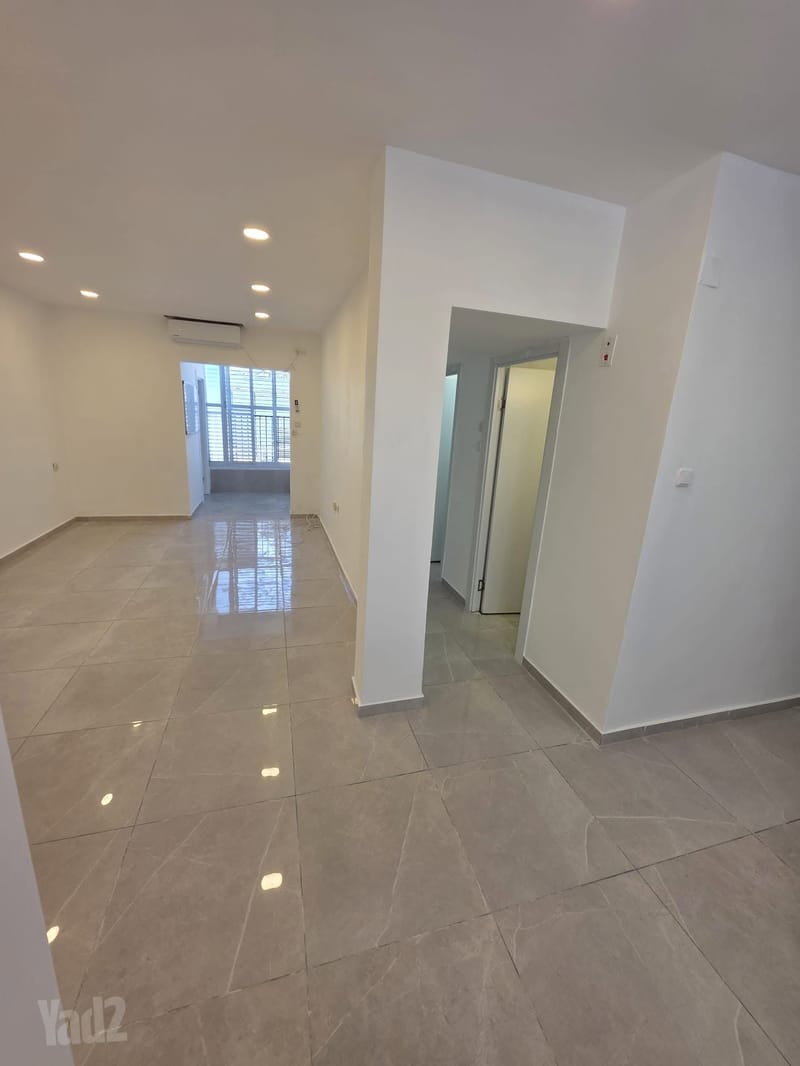 תמונה מיד2 – 2.5 חדרים • 1,475,000 ₪, דניאל, לב העיר, בת ים (1)