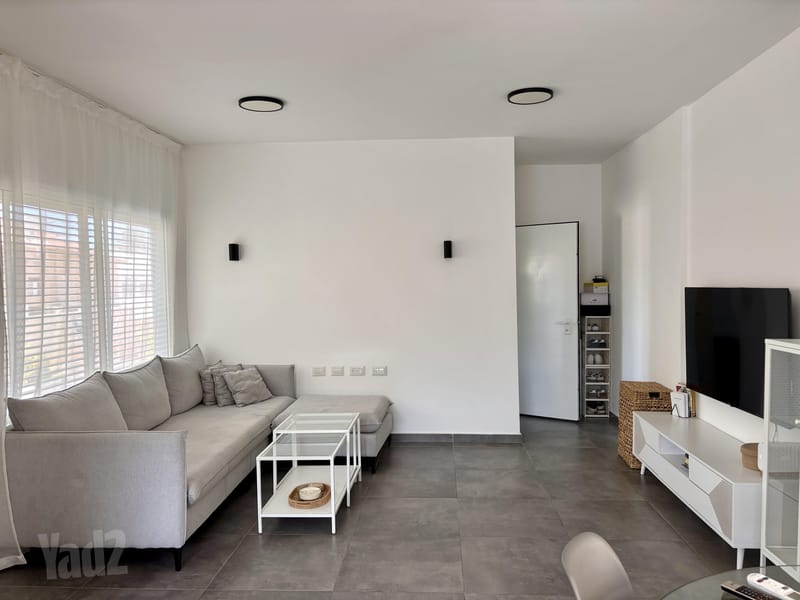 Photo from Yad2 – 2 Rooms • ₪4,500, ישעיהו הנביא 11, Shikunei HaMizrah, Rishon LeZion (1)