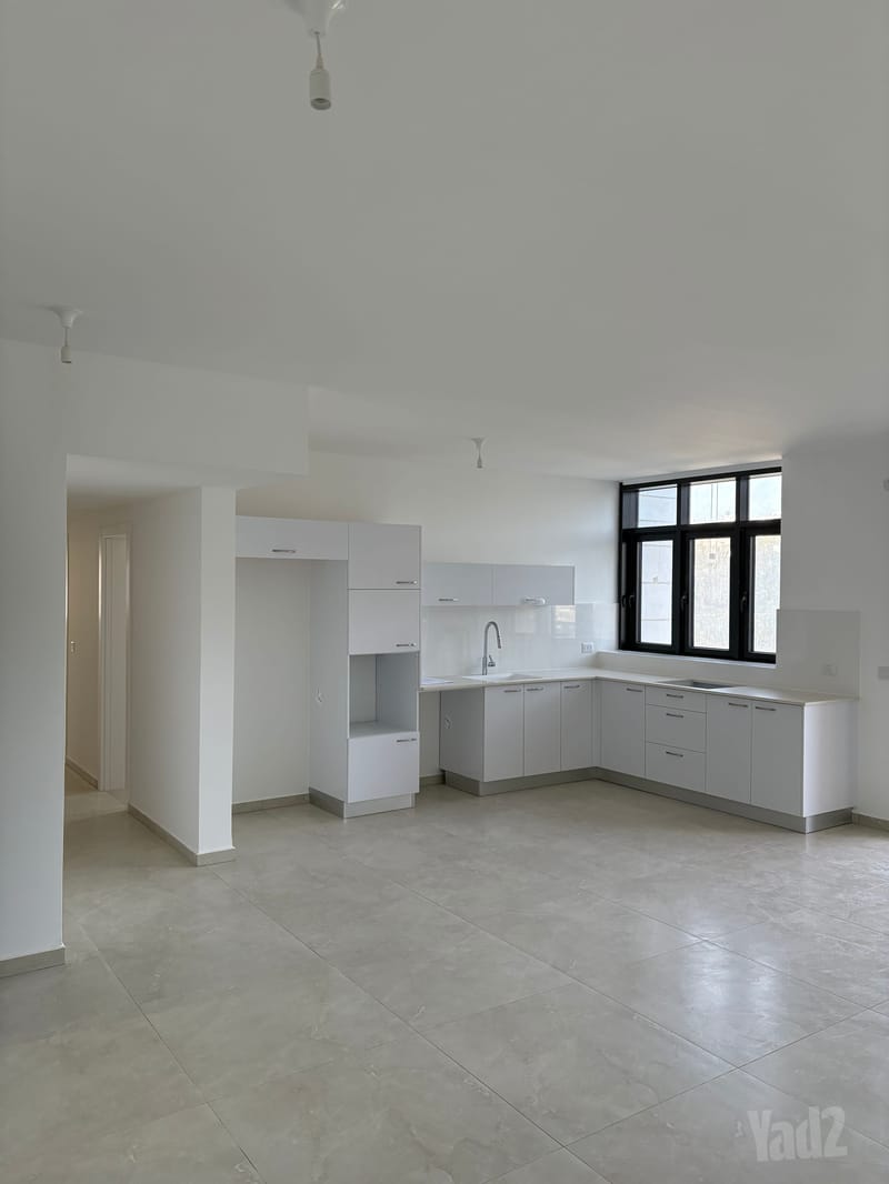 Photo from Yad2 – 4.5 Rooms • ₪8,000, כצנלסון 41, Ramat Yosef, Bat Yam (1)