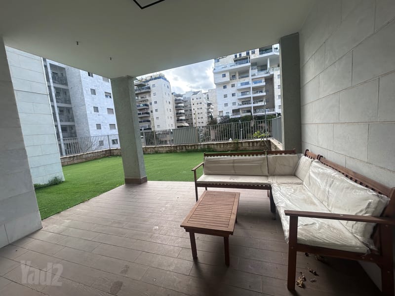 תמונה מיד2 – 5 חדרים • 11,200 ₪, דובה ויצחק שיינפיין, השכונה הירוקה (כ״ס/80), כפר סבא (1)