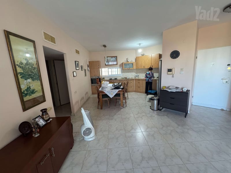 תמונה מיד2 – 4 חדרים • 7,000 ₪, משעול היהלום 17, בן-גוריון, חולון (1)