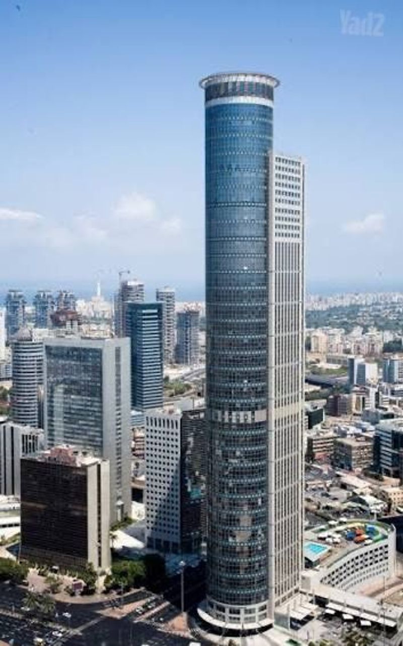תמונה מיד2 – 2 חדרים • 2,699,000 ₪, דרך זאב ז'בוטינסקי 7, הבורסה, רמת גן