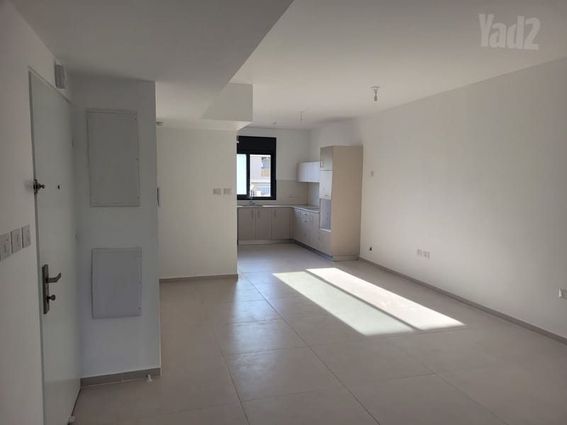 תמונה מיד2 – 5 חדרים • 4,100,000 ₪, ארלוזורוב 18, שכונה מרכז דרום, רעננה (1)