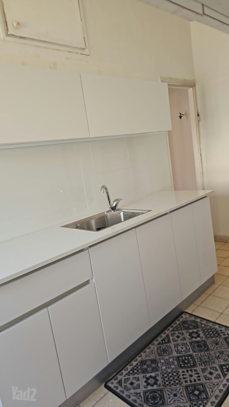 תמונה מיד2 – 2.5 חדרים • 5,950 ₪, קרן קיימת לישראל 34, בורוכוב, גבעתיים (1)