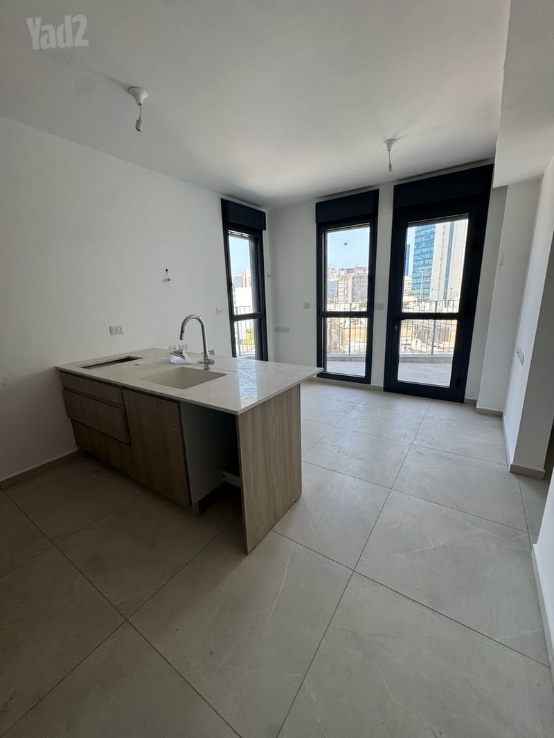 תמונה מיד2 – 3 חדרים • 5,800 ₪, מירון 1, נווה שאנן, תל אביב (1)