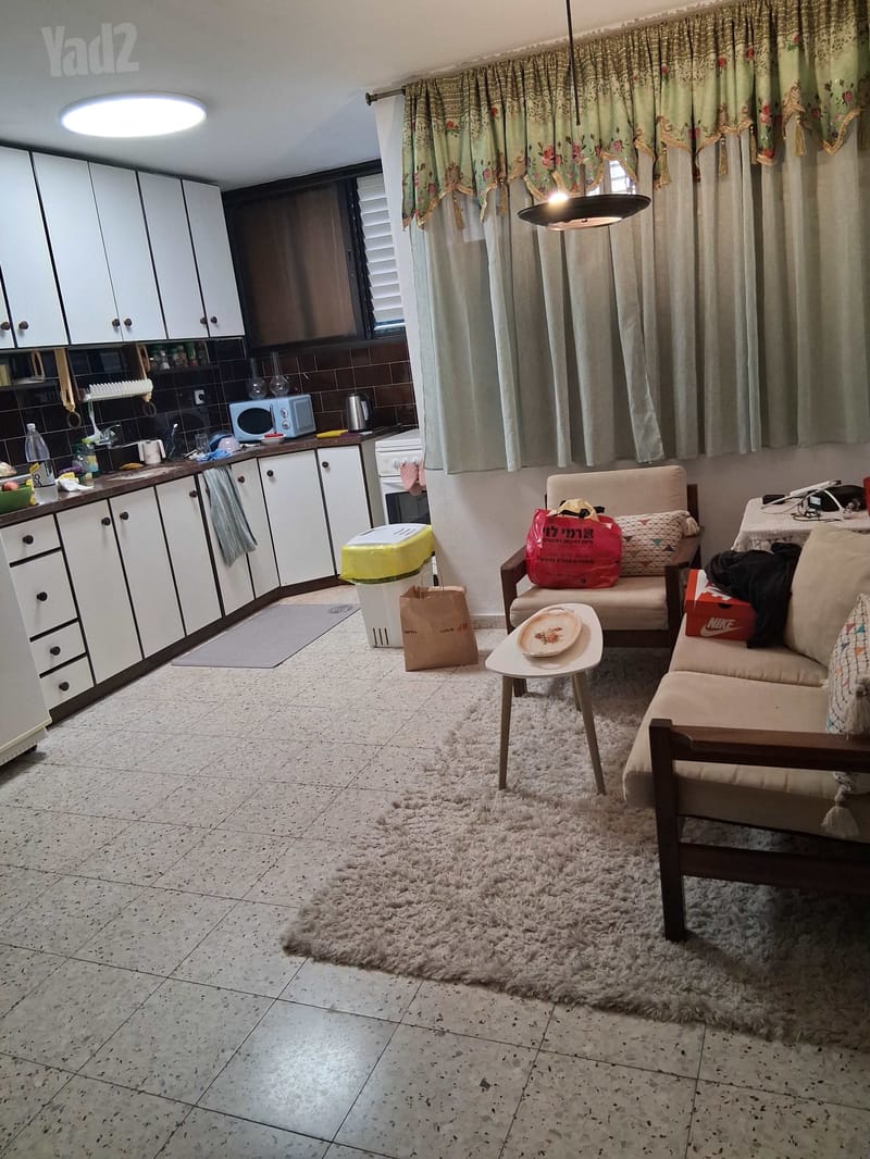 Photo from Yad2 – 2 Rooms • ₪4,400, בית אל 7, Neve Sharet, Tel Aviv (1)