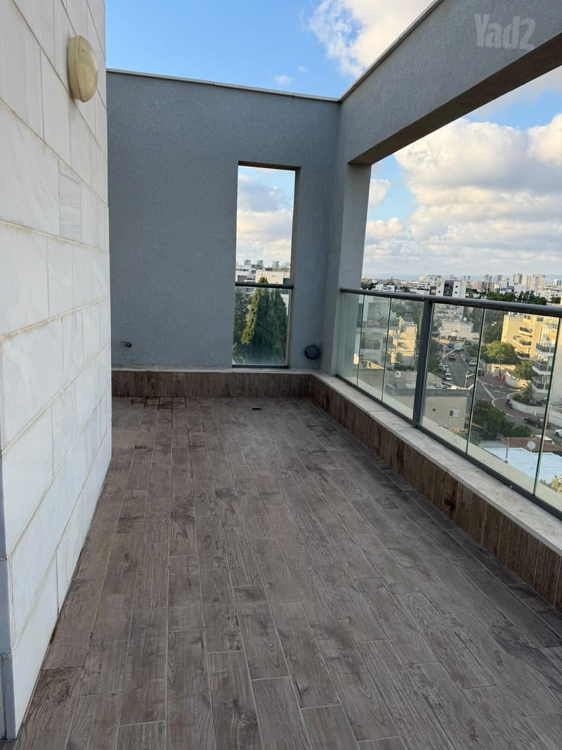 תמונה מיד2 – 4 חדרים • 6,000 ₪, דרך עכו חיפה 42, ביאליק הוותיקה, קריית ביאליק (1)