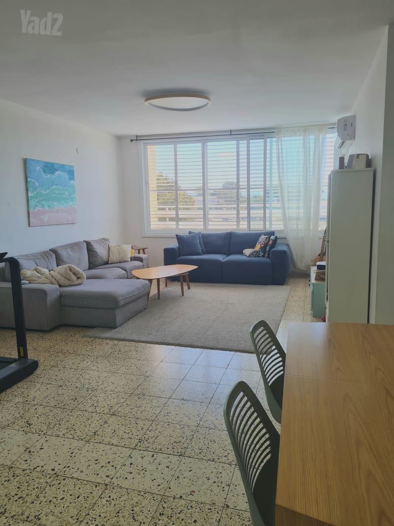 תמונה מיד2 – 5 חדרים • 6,300 ₪, יהושע בן גמלא 9, הוד השרון (1)