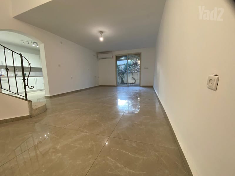 תמונה מיד2 – 5.5 חדרים • 14,500 ₪, בן עזאי 14, בקעה, ירושלים (1)
