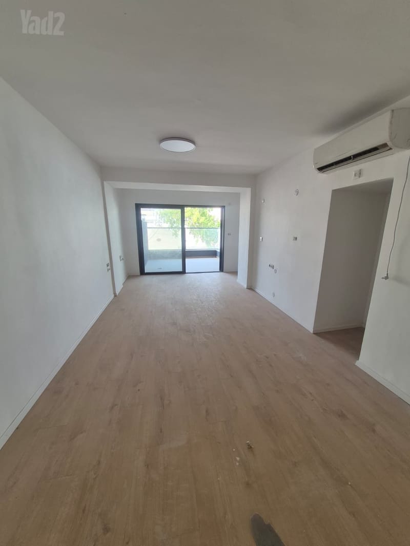 Фото с Yad2 – 4 Комнаты • 9,800 ₪, המעיין, Арлозоров, Гиватаим (1)