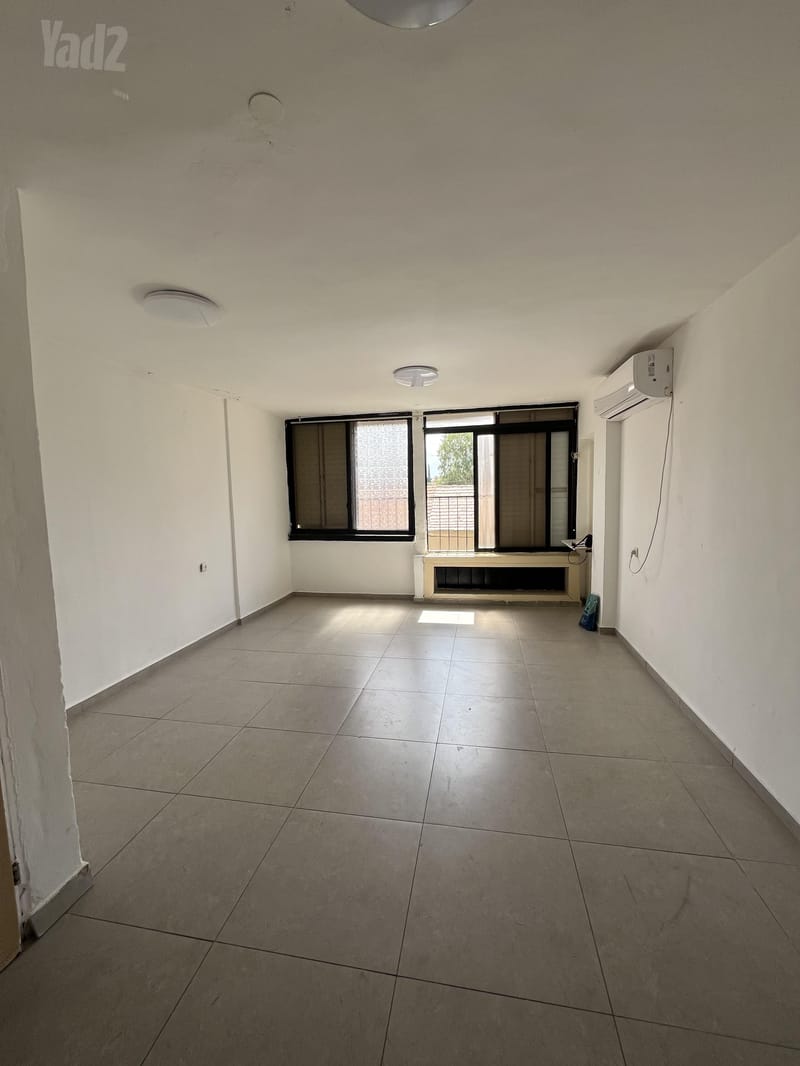 תמונה מיד2 – 2 חדרים • 3,600 ₪, הרב גולד 8, קריית הרב סלומון, פתח תקווה (1)