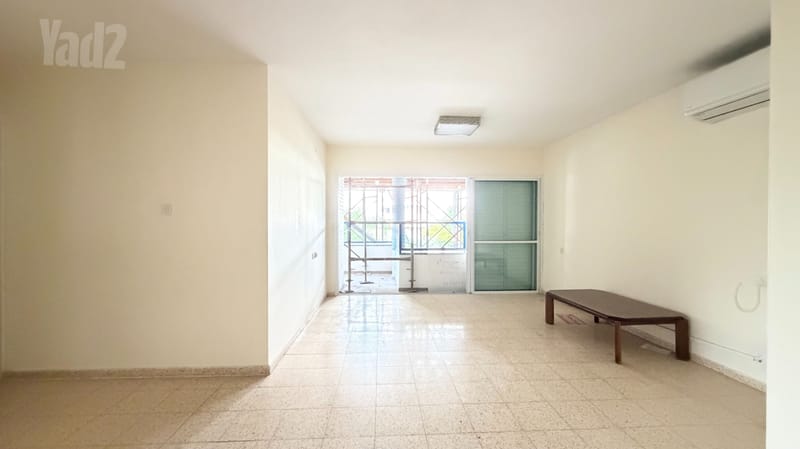 Photo from Yad2 – 4 Rooms • ₪5,500, אברהם ישראל פרשני, HaYovel, Rehovot (1)