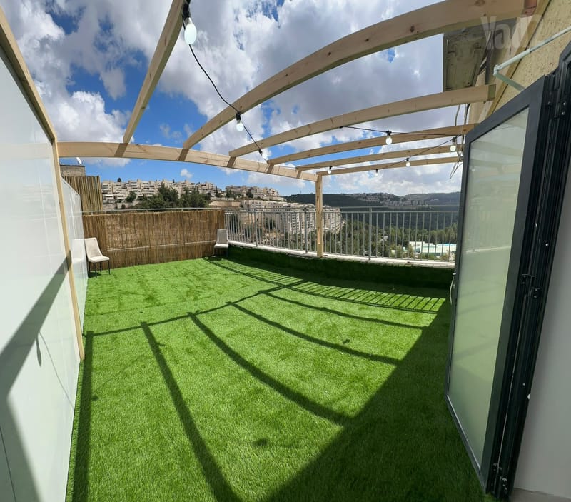 תמונה מיד2 – 3 חדרים • 4,800 ₪, אברהם שטרן 39, קריית היובל, ירושלים (1)