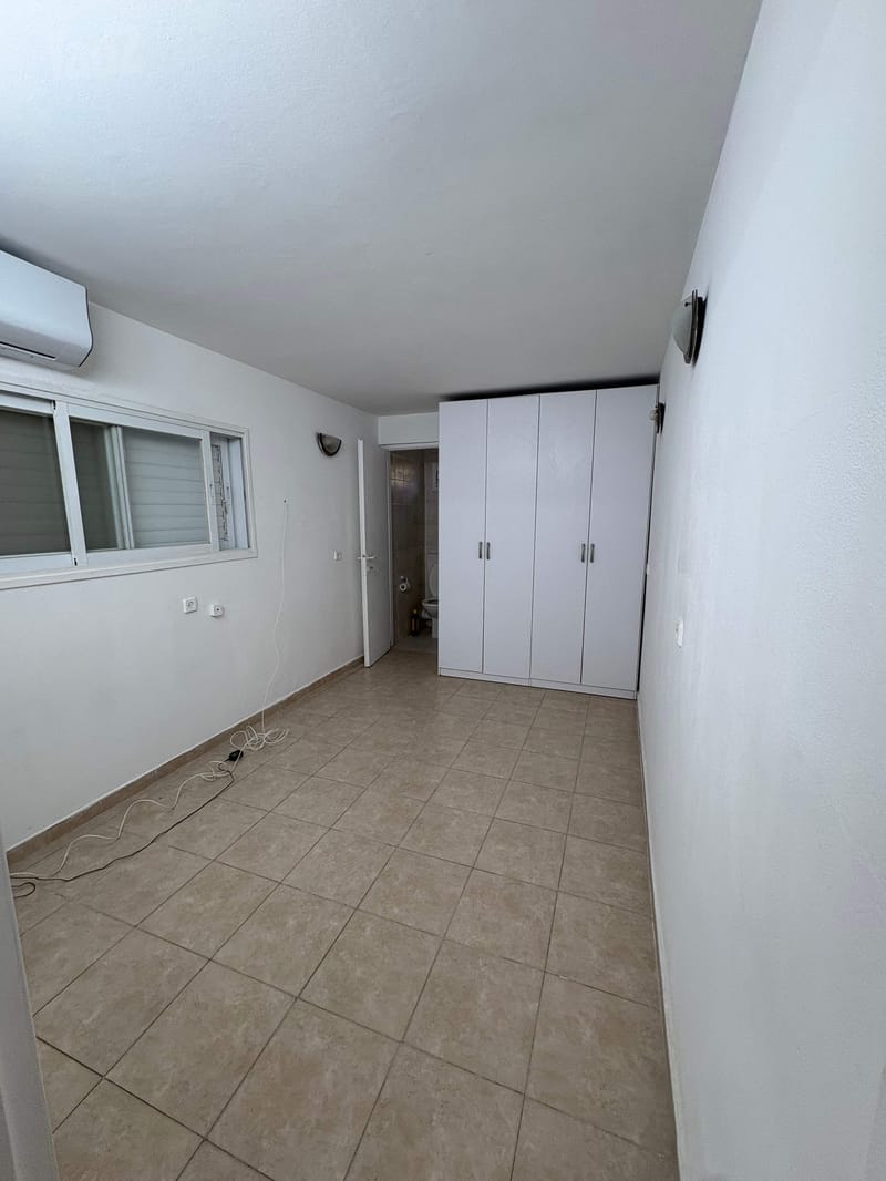 תמונה מיד2 – 2 חדרים • 4,800 ₪, אסירי ציון 24, קריית שרת, רעננה (1)