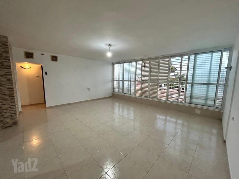 תמונה מיד2 – 4.5 חדרים עם שותפים • 3,500 ₪, תור הזהב 6, מרכז, הרצליה (1)