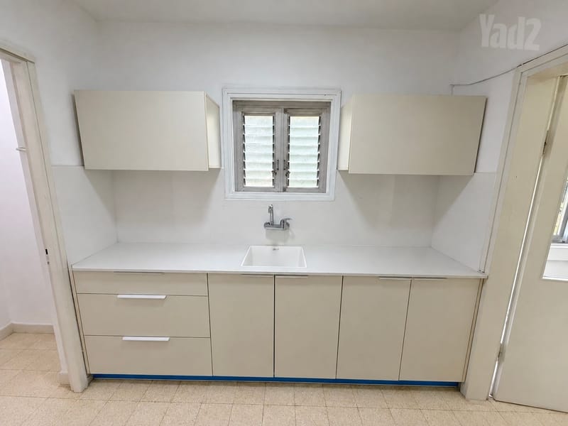 תמונה מיד2 – 3 חדרים • 6,000 ₪, רבנו תם 5, מרכז, הרצליה (1)