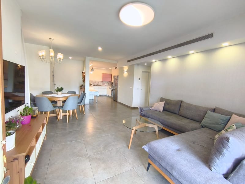 תמונה מיד2 – 6 חדרים • 4,590,000 ₪, וייצמן 32, כפר גנים ג', פתח תקווה (1)