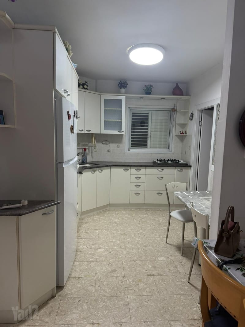 תמונה מיד2 – 3.5 חדרים • 6,800 ₪, הדגן 17, קריית כרמים, ראשון לציון (1)
