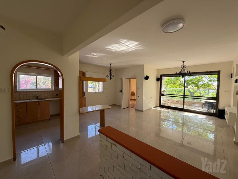 תמונה מיד2 – 6 חדרים • 7,300 ₪, אלכסנדר ינאי 50, כרמליה, חיפה (1)
