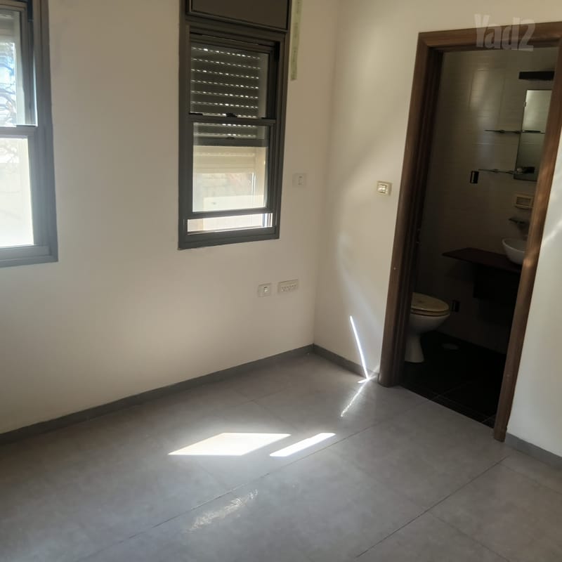 תמונה מיד2 – 4 חדרים • 5,000 ₪, שדרות הנשיא 42, רמת התשבי, חיפה (1)