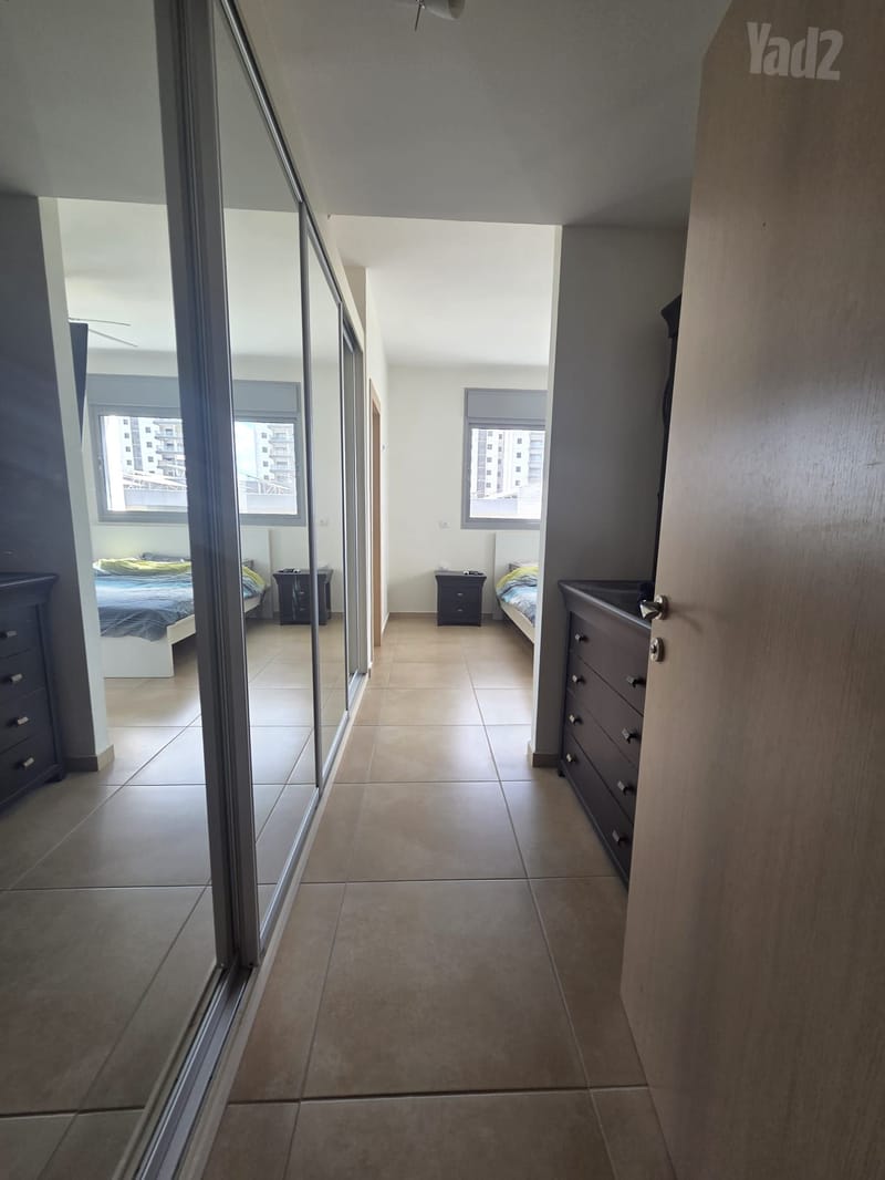 תמונה מיד2 – 5 חדרים • 4,350,000 ₪, דובה ויצחק שיינפיין 17, השכונה הירוקה (כ״ס/80), כפר סבא (1)