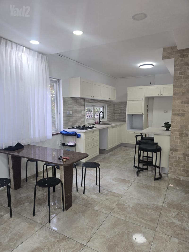 תמונה מיד2 – 7 חדרים • 11,500 ₪, אמיל זולא, אברמוביץ, ראשון לציון (1)