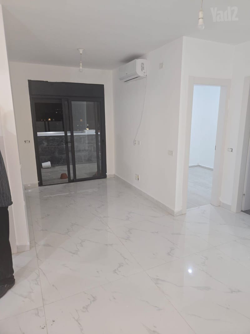 Photo from Yad2 – 5 Rooms • ₪8,000, מנשה קפרא 38, Sha'arayim, Rehovot (1)