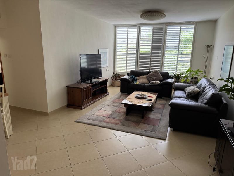 תמונה מיד2 – 4 חדרים • 7,500 ₪, הרב קוק, מרכז, הרצליה (1)