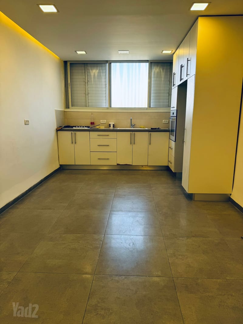 תמונה מיד2 – 2.5 חדרים • 3,000 ₪, גיורא 25, צור שלום, קריית ביאליק (1)