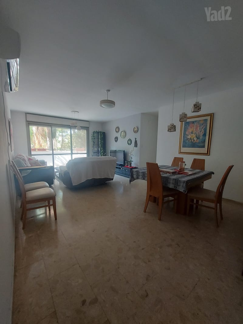 Photo from Yad2 – 4.5 Rooms • ₪7,200, זכרון יעקב 23, Hadar HaMoshavot HaVatika, Petah Tikva (1)