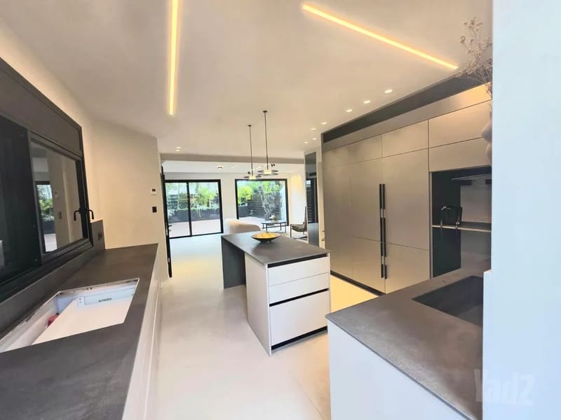 תמונה מיד2 – 6 חדרים • 6,300,000 ₪, דוד רזיאל, הרצלייה הצעירה, הרצליה (1)