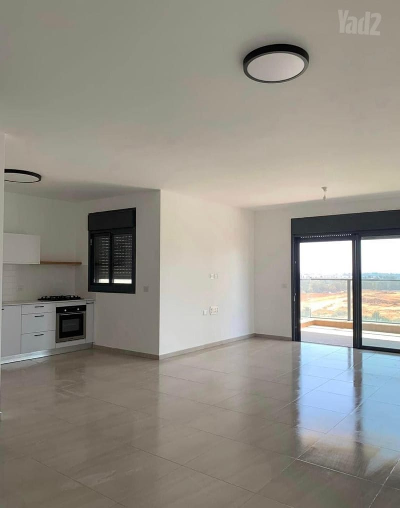 Photo from Yad2 – 5 Rooms • ₪7,500, TOO TOWERS, Narkisim, Rishon LeZion (1)