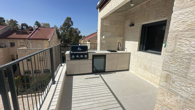 תמונה מיד2 – 5 חדרים • 25,000 ₪, דן, בקעה, ירושלים (1)