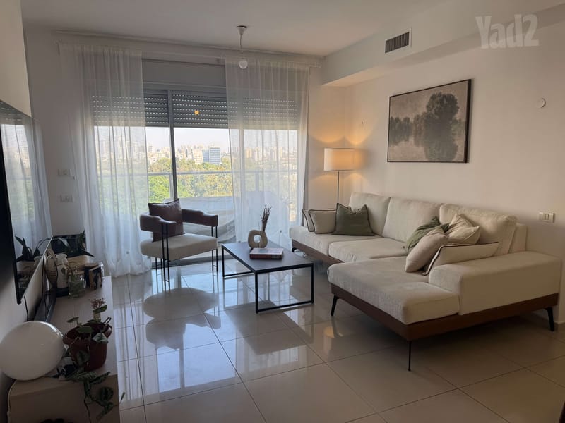Photo from Yad2 – 4 Rooms • ₪8,000, אריה בן אליעזר 12, Shikun Mizrahi, Ramat Gan (1)
