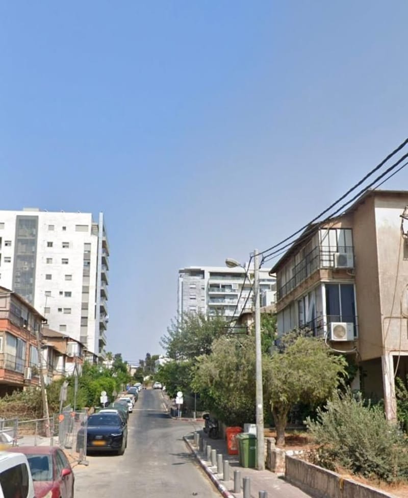 תמונה מיד2 – 2.5 חדרים • 1,800,000 ₪, ההלכה, עליות, רמת גן