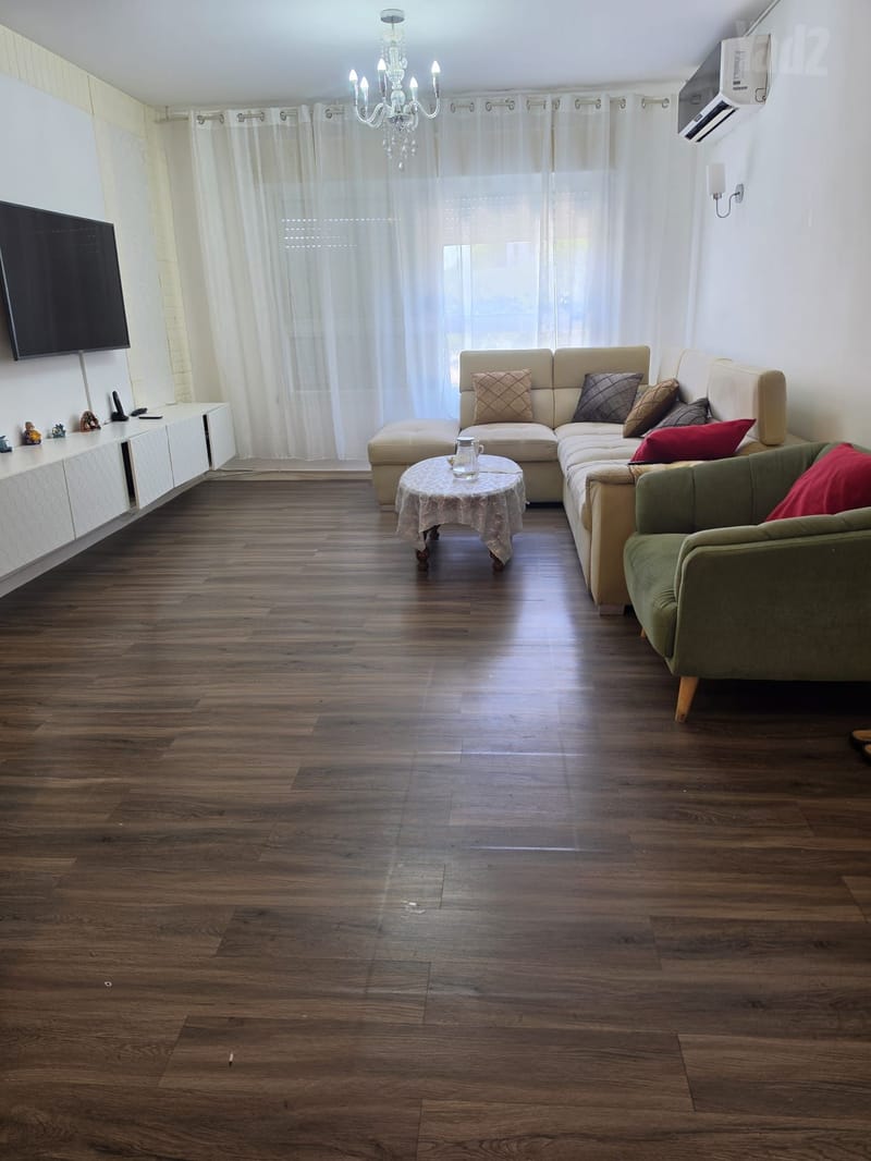 תמונה מיד2 – 5 חדרים • 2,200,000 ₪, חבקוק הנביא 1, רובע י', אשדוד (1)