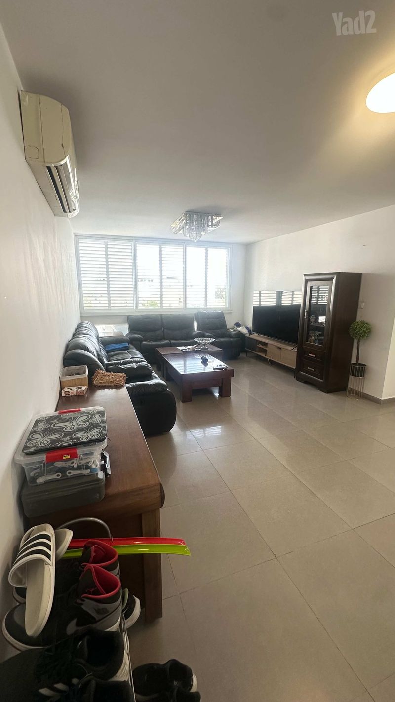 תמונה מיד2 – 4 חדרים • 6,200 ₪, עין גנים 66, מחנה יהודה, פתח תקווה (1)
