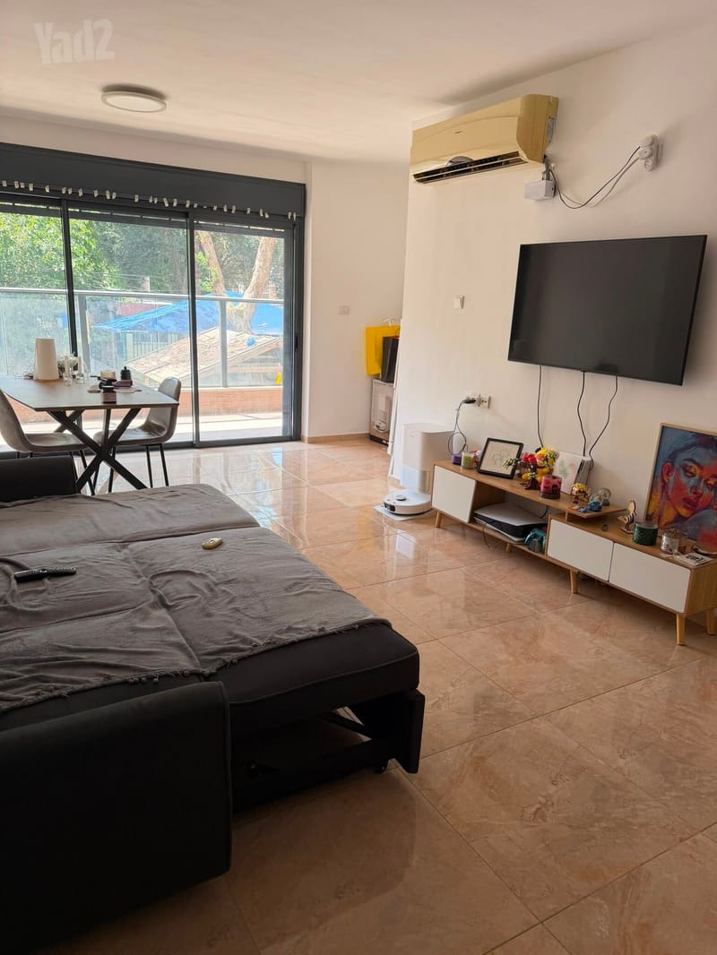 Photo from Yad2 – 4 Rooms • ₪6,500, צבי הירש קלישר 10, מחנה יהודה, Petah Tikva (1)