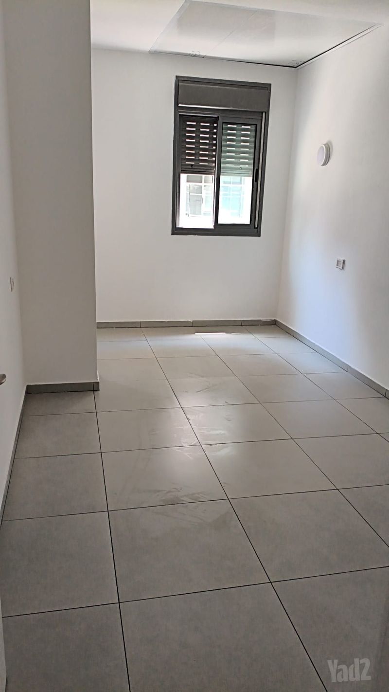 תמונה מיד2 – 4 חדרים • 6,200 ₪, רח 600 9, בני ברק (1)