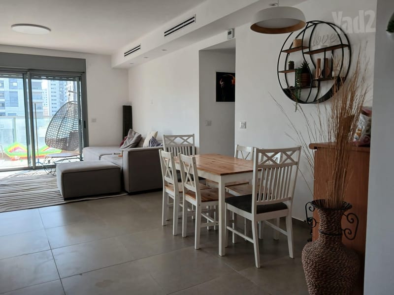 Photo from Yad2 – 5 Rooms • ₪8,200, יצחק שמיר 9, Bayit BaPark, Or Yehuda (1)