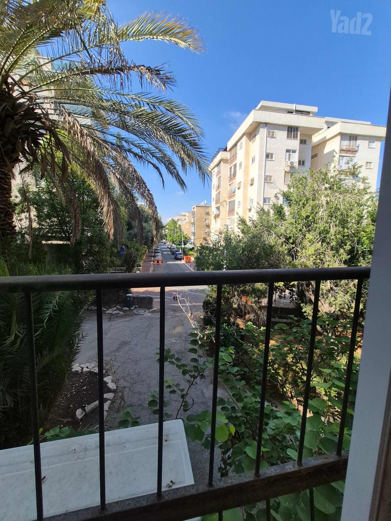 תמונה מיד2 – 4 חדרים • 5,900 ₪, מורדי הגטאות 22, 'שכונה ב, רחובות (1)